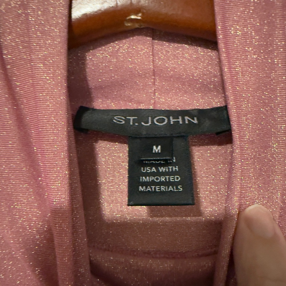 St John Pink Metallic Shimmer Turtleneck Top Size‎ M Stretch Knit Blouse - Picture 4 of 7